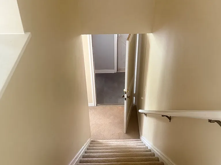 345 Shepard Ave #RIGHT — Photo 8