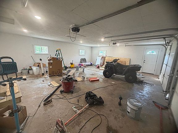 5th image of 1204 S Lorenz Rd