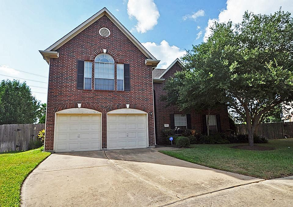 1st image of 15934 Highland Brook Dr