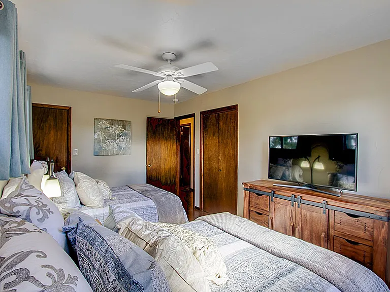 1040 Forest Hill Rd — Photo 30