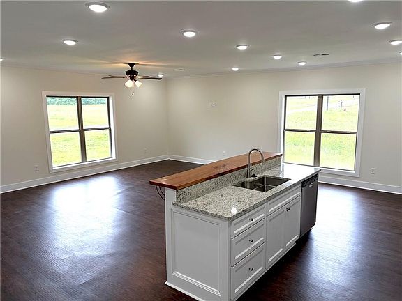 3rd image of 123 Meadow Ln