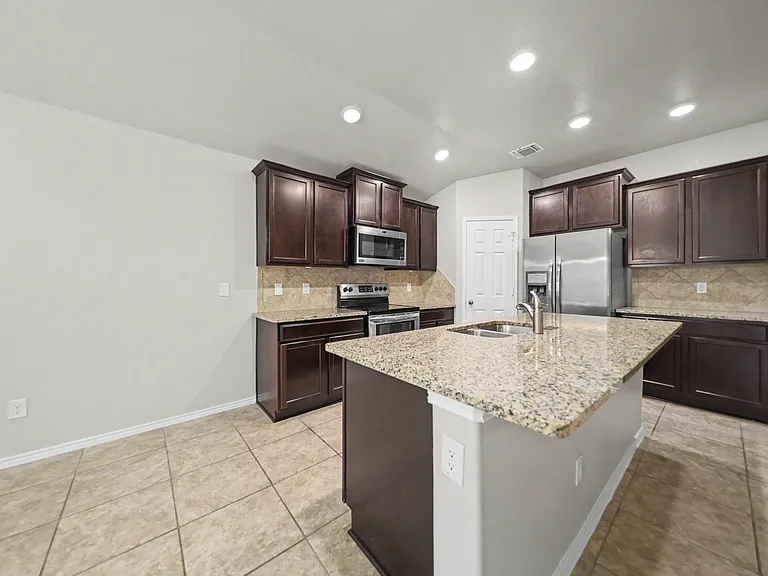 9405 Glynhill Ct — Photo 5