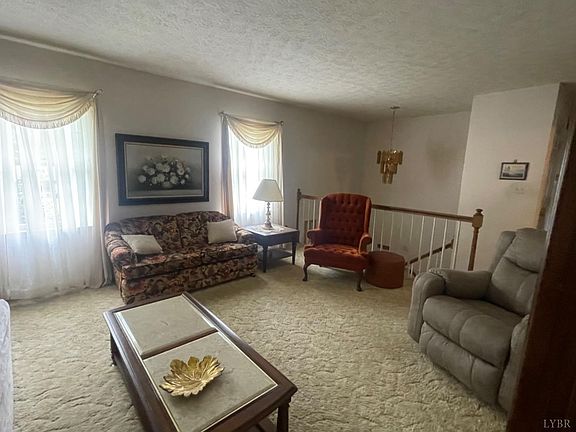 5th image of 108 Edgewood Dr