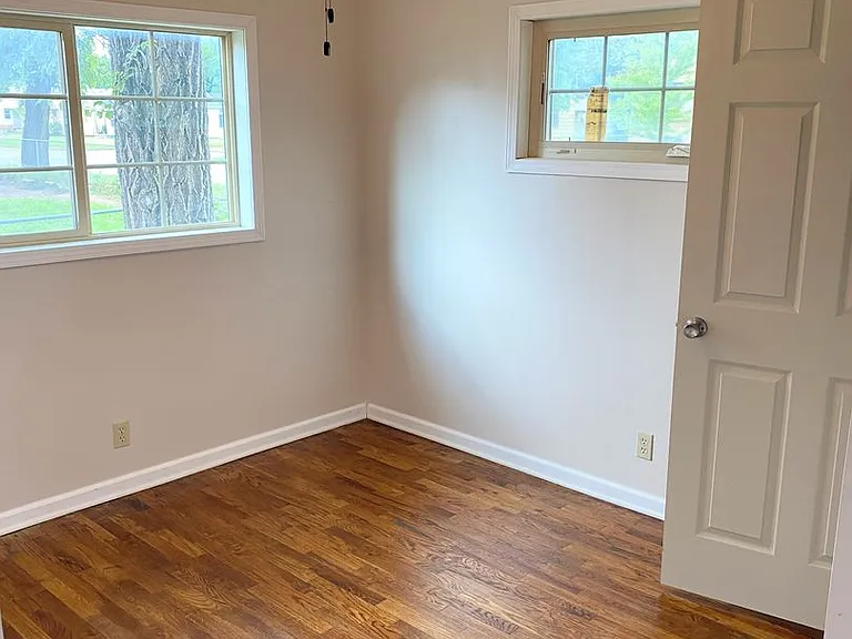 1410 N Forrest St — Photo 4