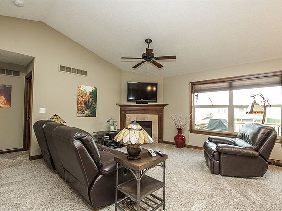 3rd image of 2236 Ironwood Dr SW