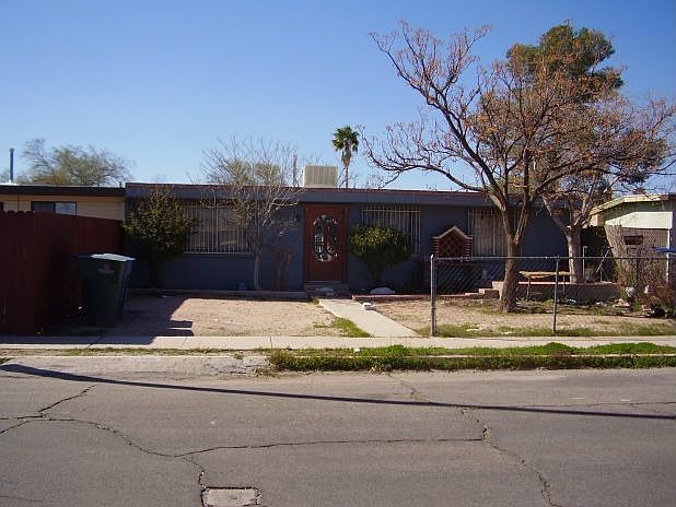 1st image of 2355 E Parkside Dr