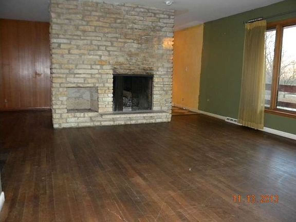 4th image of 1932 Kingsway Dr S