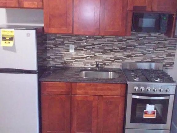 5th image of 221 Linden Blvd APT B1
