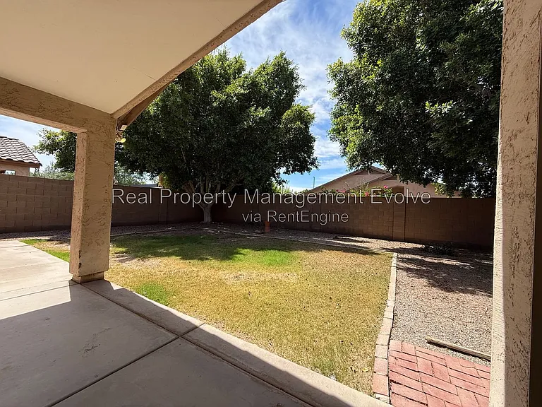1021 W Park Ave — Photo 27