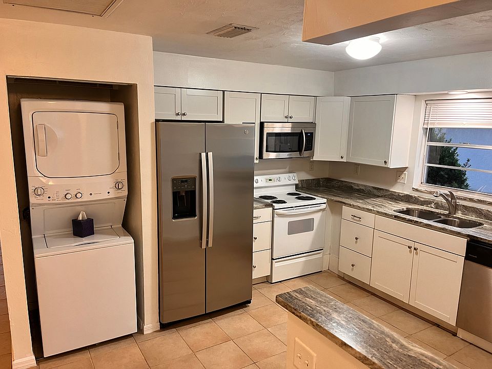 1st image of 4200 Gulfstream Dr APT C
