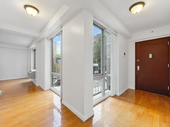 139-30 34th Avenue image 5 of 20