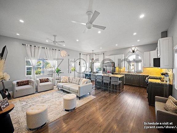 4th image of 5843 Dagwood Ave
