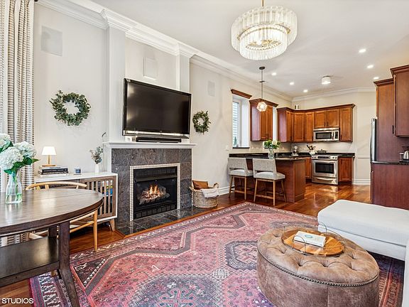4th image of 1713 W Leland Ave APT 2