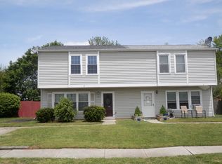 73 Farmhouse Rd, Sicklerville, NJ 08081