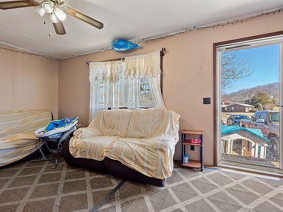 3rd image of 1105 Riverside Dr