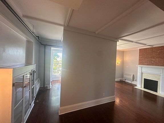 4th image of 249 North St #4