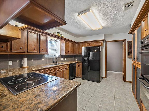 4th image of 10515 Mills Cove St
