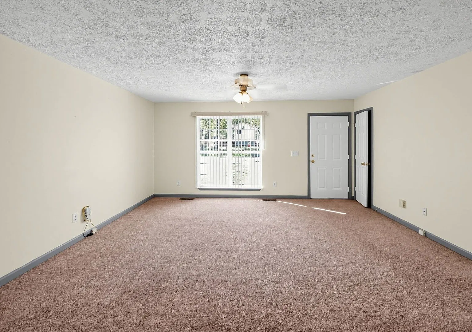 Charming 2BR House in Nashville — Photo 3