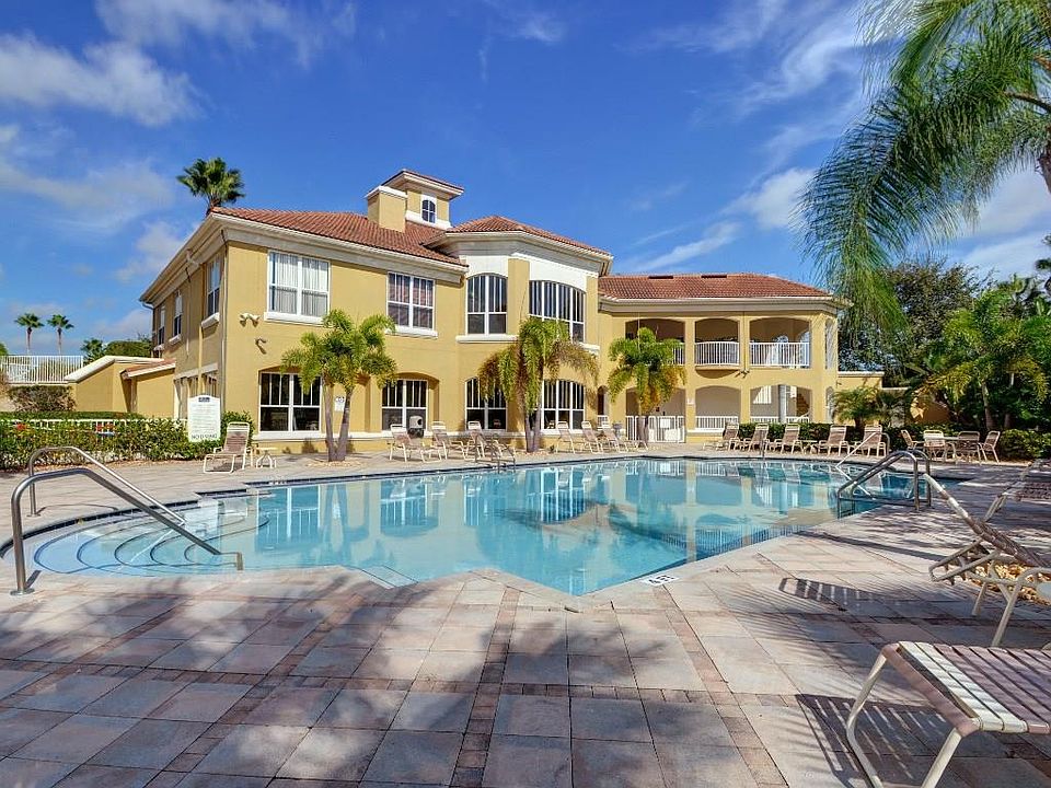 2nd image of 5050 Fairways Cir APT 304