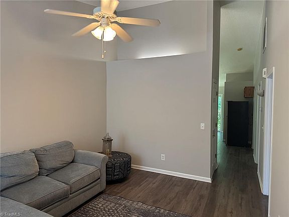 3rd image of 196 Bethania Oaks Cir