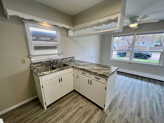 5th image of 1019 S Blaine Ave