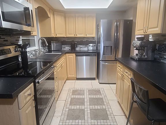 3rd image of 4115 E Sewaha St