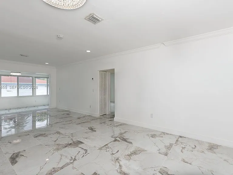 15925 NE 18th Ave — Photo 15