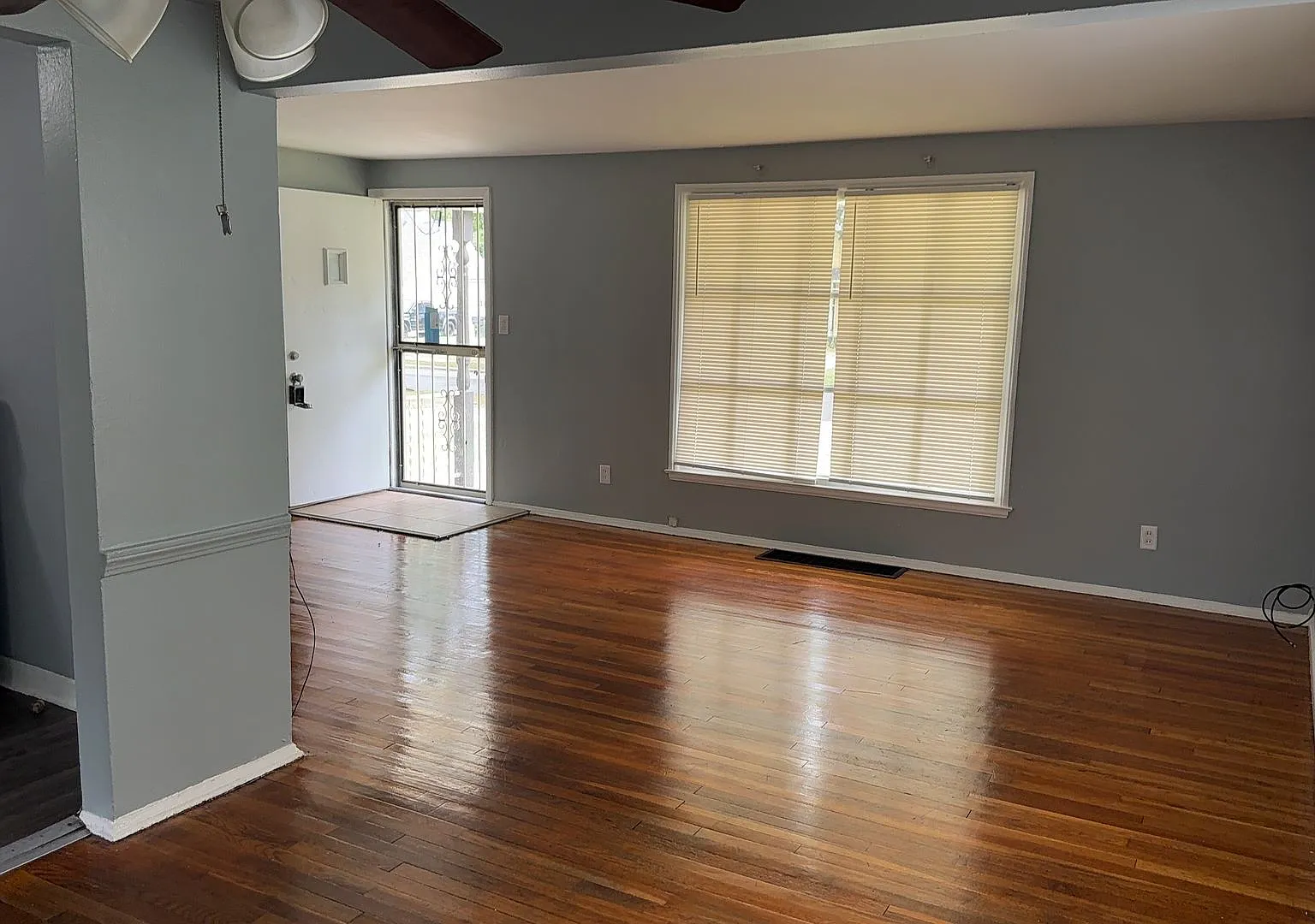 3BD 1.5 BA nicely updated home — Photo 2
