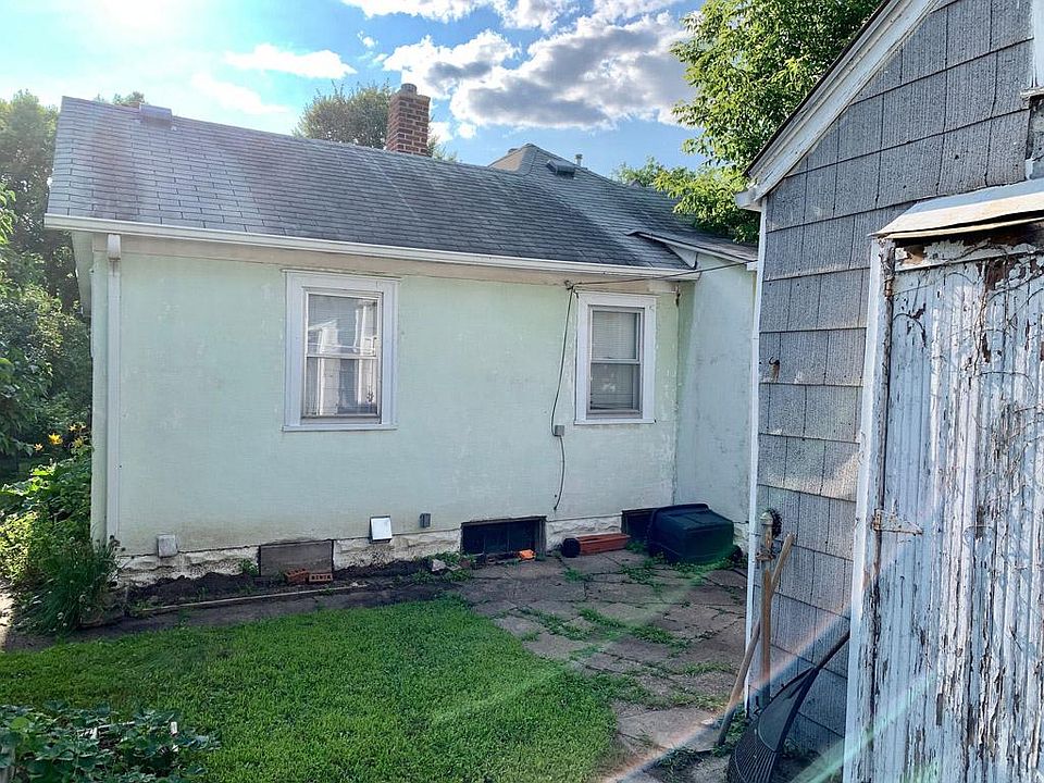 2nd image of 3023 40th Ave S