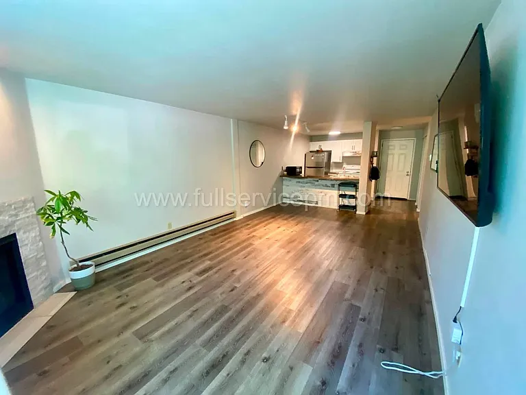 9416 1st Ave NE #108 — Photo 16