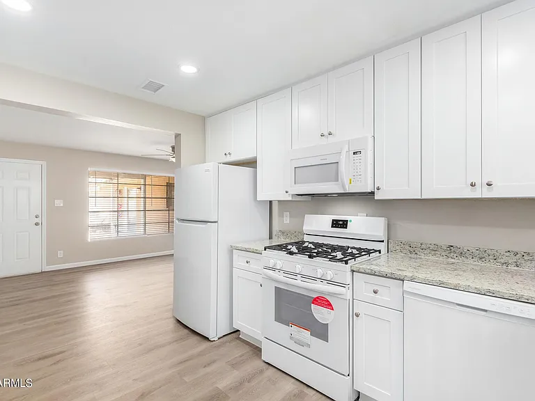 3646 E Glenrosa Ave #2 — Photo 4