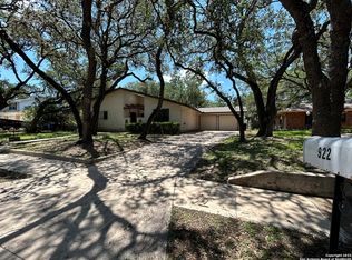 922 Fabulous Dr, San Antonio, TX 78213
