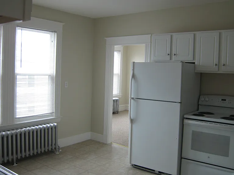 106 Walnut St #3 — Photo 4