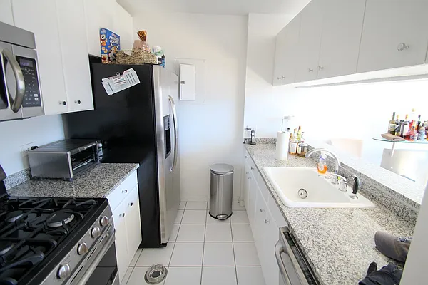 Rented by Nest Seekers International | media 47