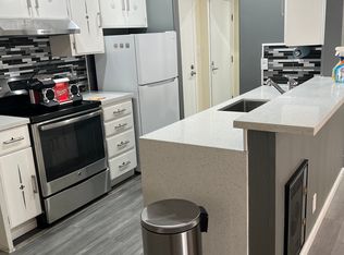 525 Mandana Blvd APT 203, Oakland, CA