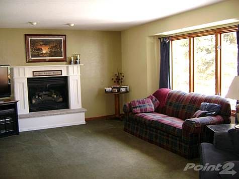 Large Family/Living Room with Gas Fireplace