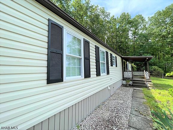 2nd image of 127 Heritage Ln
