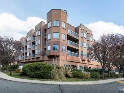 602 Thornton Ct #A, Edgewater, NJ, 07020