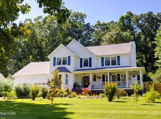 1882 Hirst Cir, Lenoir City, TN 37772