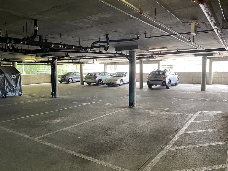 Maple Leaf Residences — Photo 32