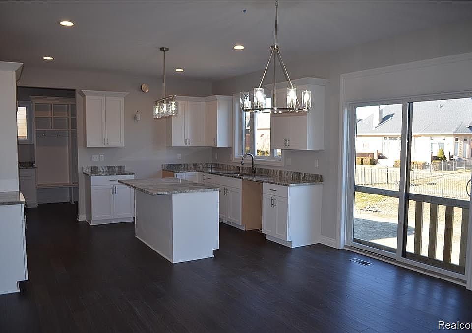 1st image of 52418 Battanwood Dr