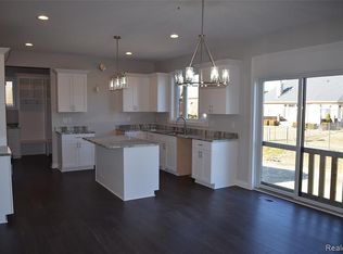 52418 Battanwood Dr, Macomb, MI 48042