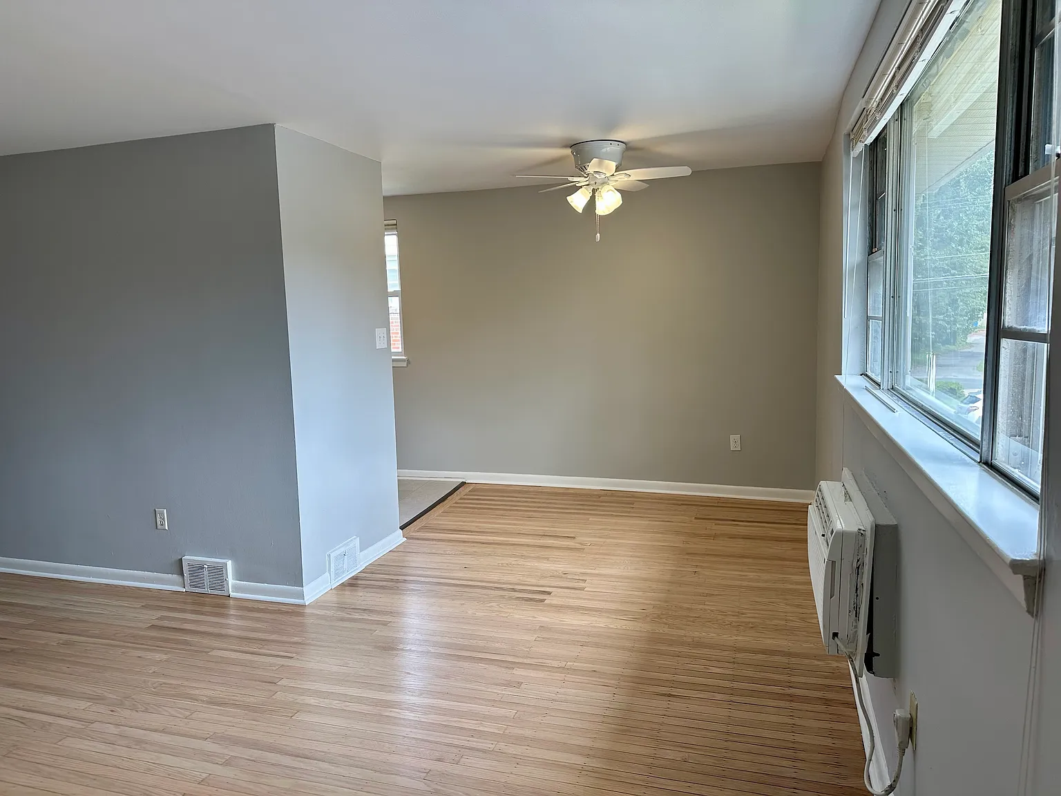 2 bed, 800 sqft, $1,645 — Photo 3
