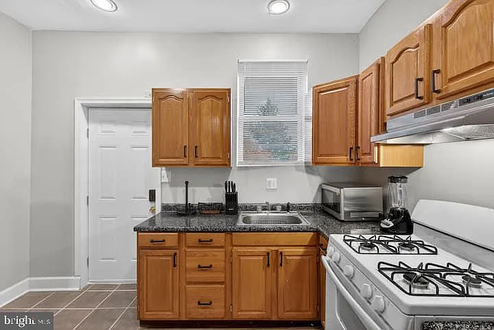 1119 Montello Ave NE — Photo 36