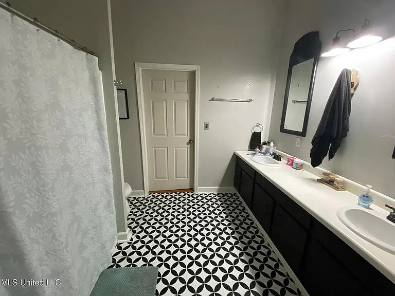 1108 Live Oak Ave — Photo 11
