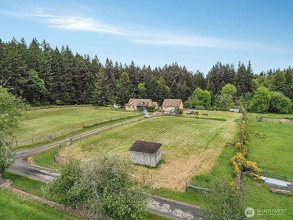 4th image of 2637 140th Avenue SW