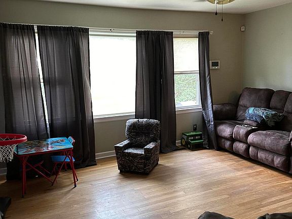 2nd image of 316 Creekview Dr