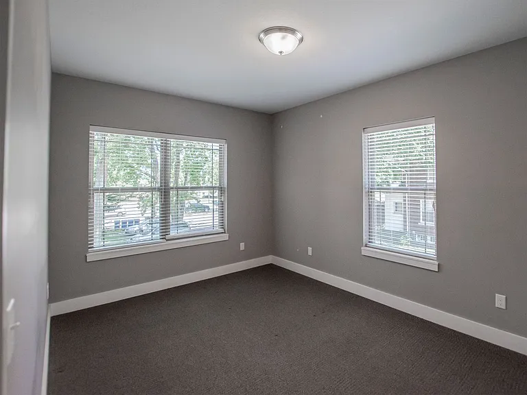 408 S Prairie St — Photo 25