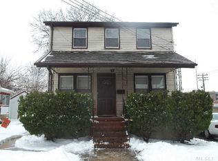 73 Lincoln Ave, Mineola, NY 11501