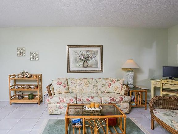 5th image of 217 Airport Ave E #119